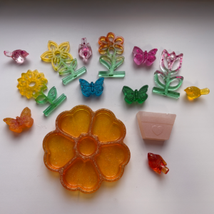 Kvetinová záhrada – jarná handmade Senzory Play sada s kvietkami, motýľmi a vtáčikmi Cherubin Store